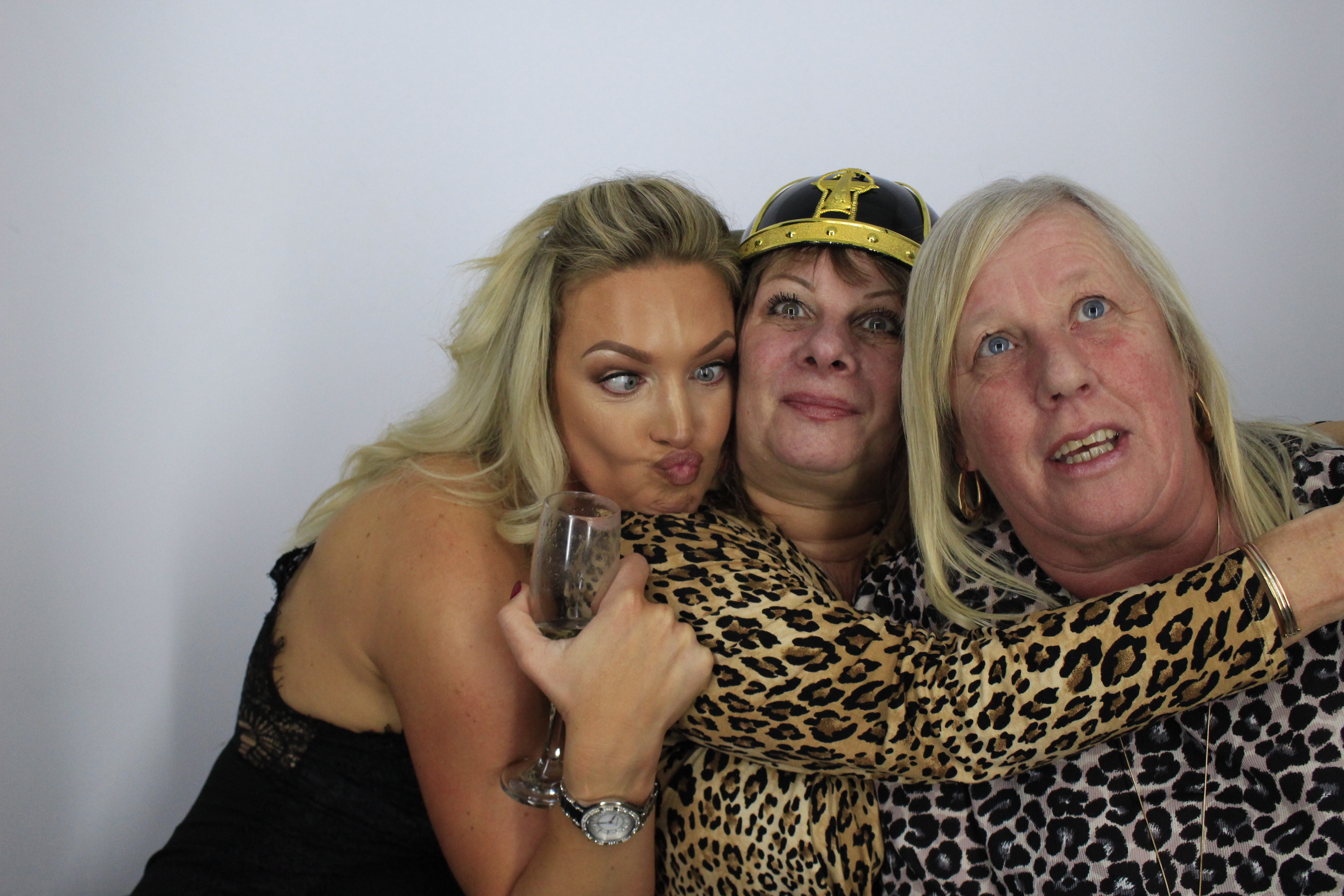 Darren and sarah’s 40th birthday celebration | View more photos from the event at gallery.myphotoboothexperience.co.uk/u/MyPhotoBoothExperienceLtd/Darren-and-sarah’s-40th-birthday-celebration